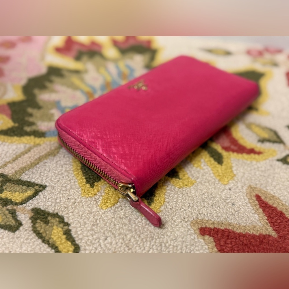 PRADA Saffiano Lux Leather Barbie Peonia Pink Continental Zip-Around Wallet - Picture 4 of 16
